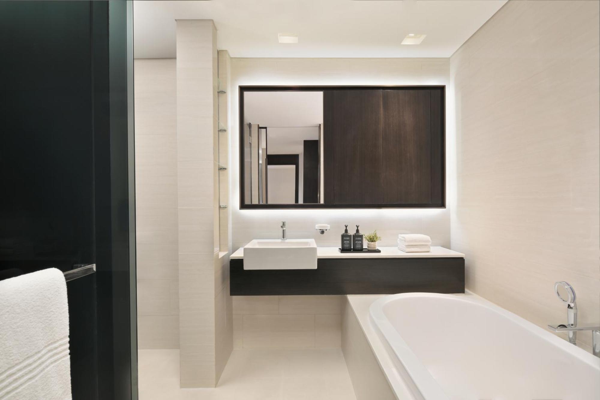 Three Bedroom Apartment 3 Bedroom Apartment Skyline view