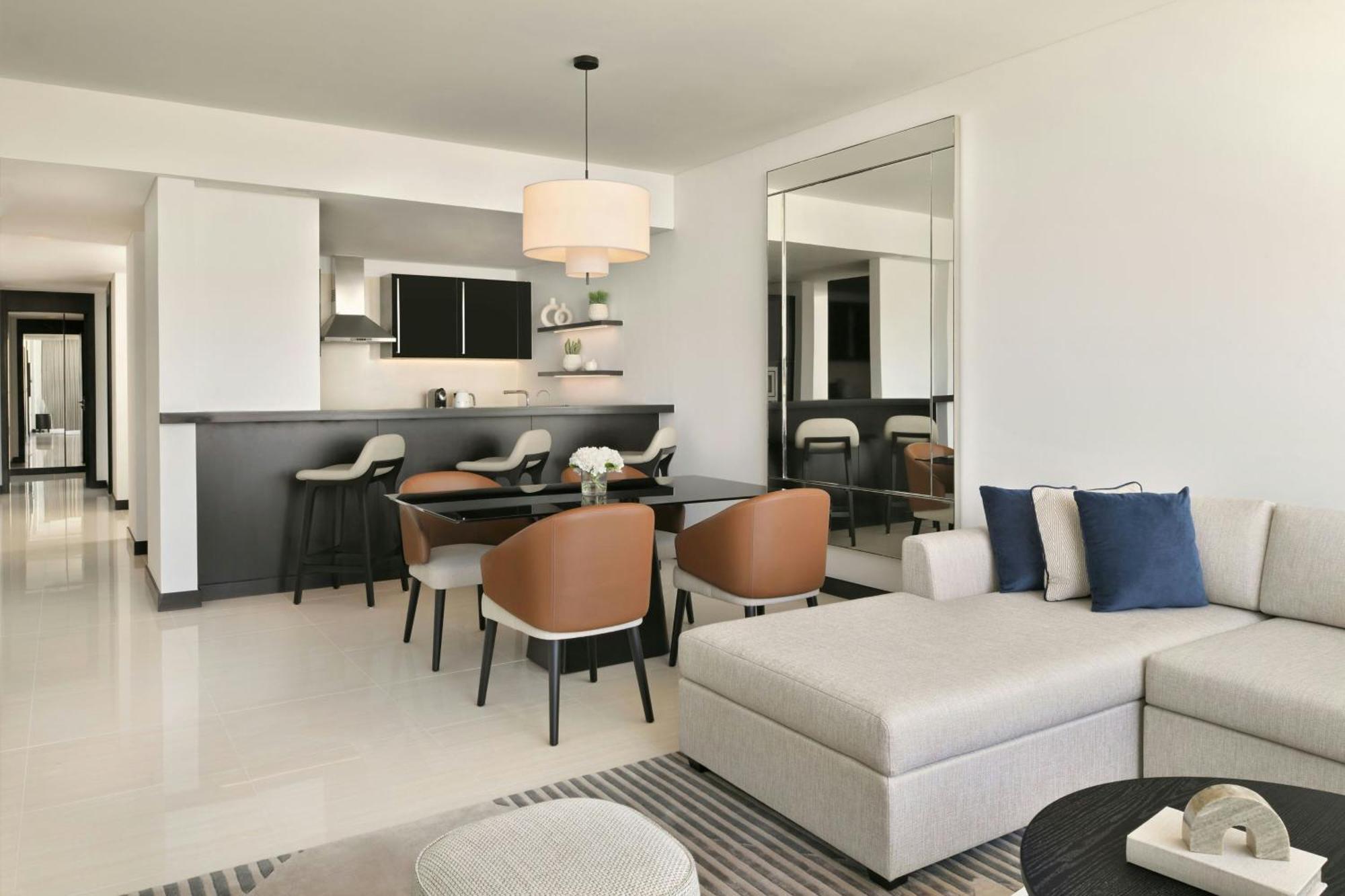 Three Bedroom Apartment 3 Bedroom Apartment Skyline view